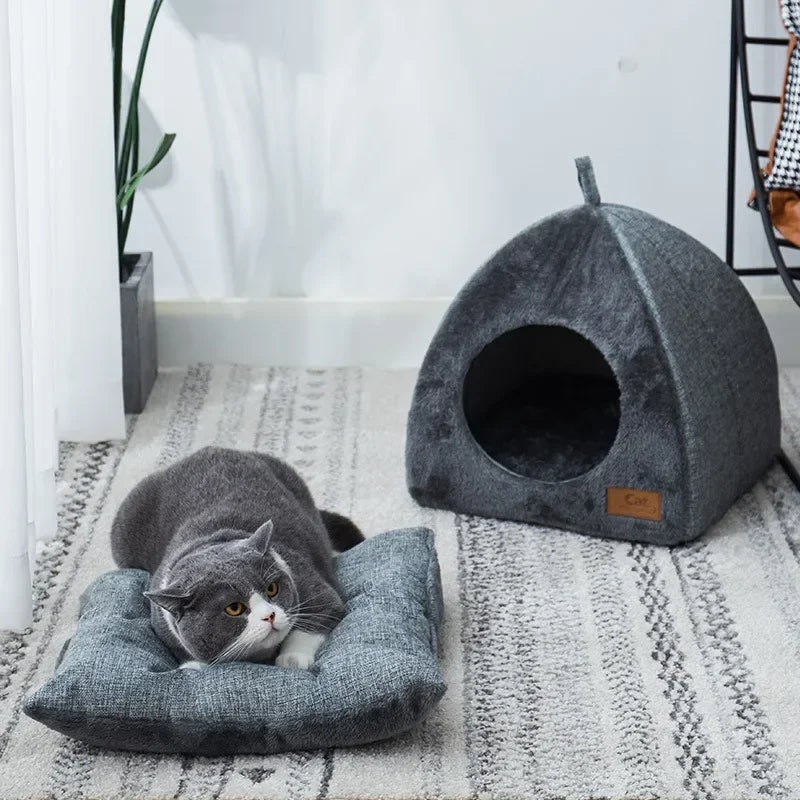 Triangle Closed Cat House Bed